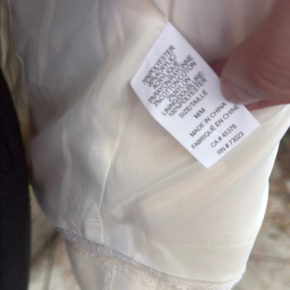 Suzy Shier White Blazer with Gold Buttons. Size Medium - Picture 6 of 8